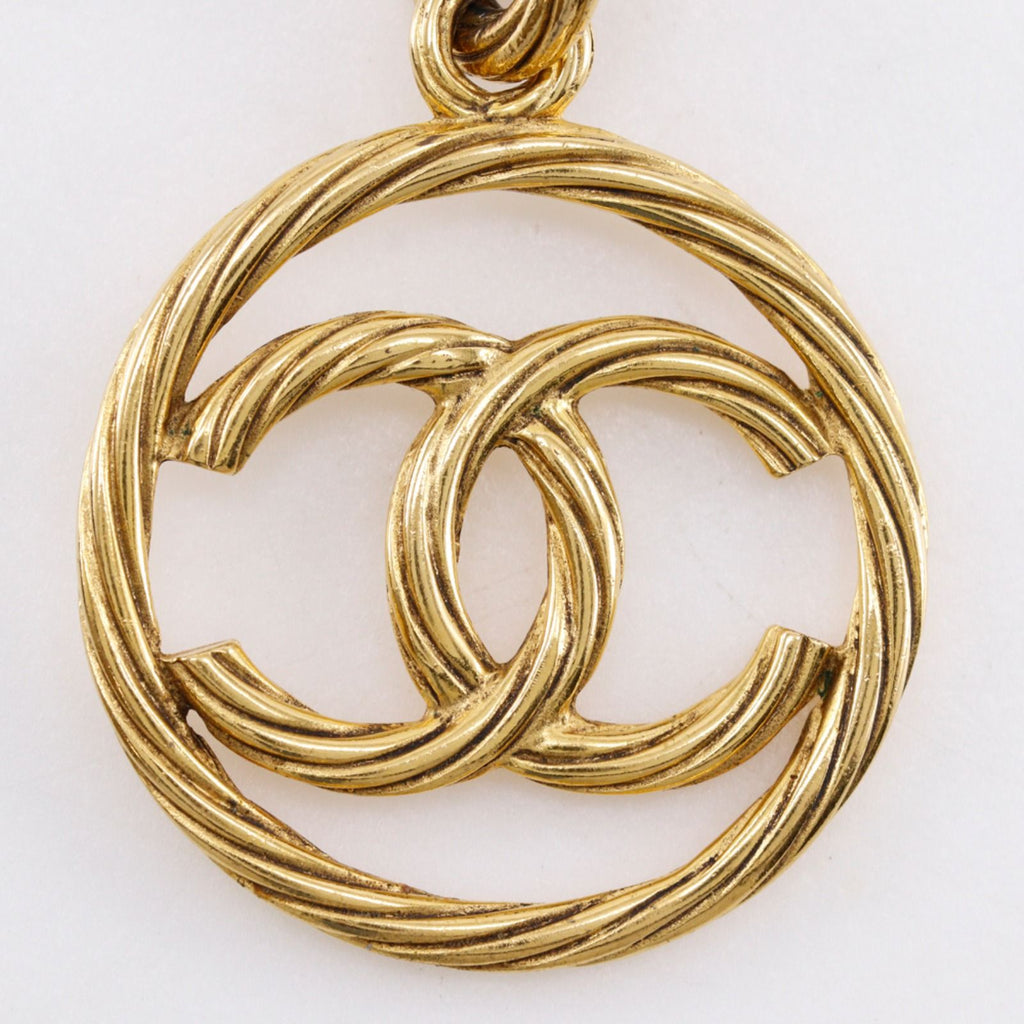 Chanel CC Logo Vintage Gold Plated Necklace — view 7