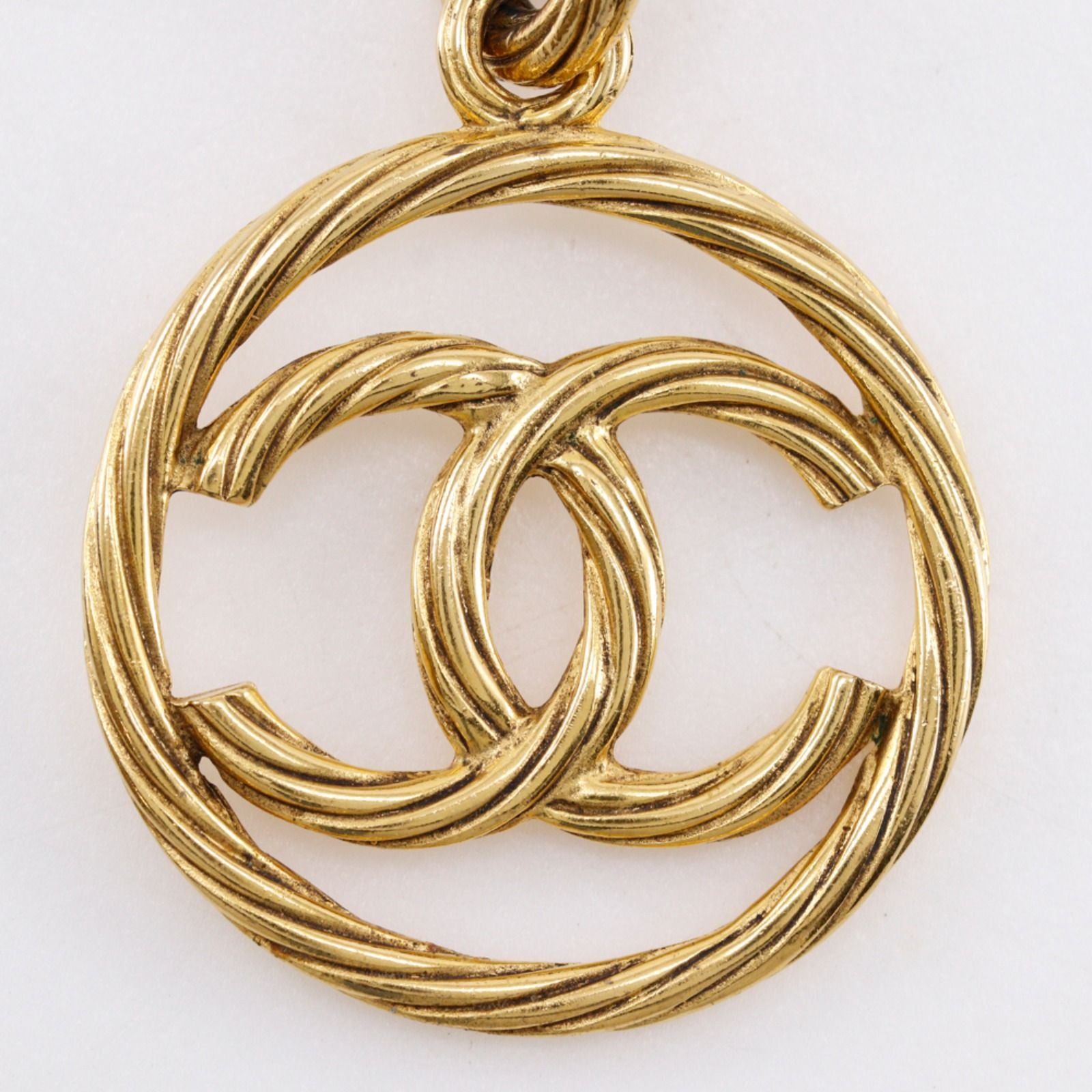 Chanel CC Logo Vintage Gold Plated Necklace — view 7