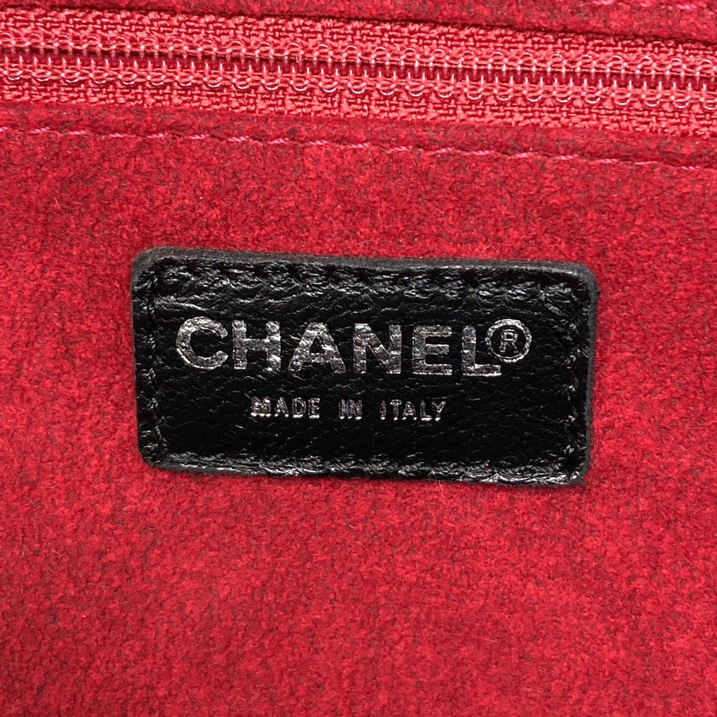 Chanel Choco Bar CC Logo Silver Tote Patent Leather — view 6