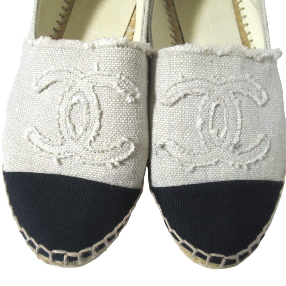 Chanel CC Logo Espadrille Shoes 36 Ivory Black Pre Owned — view 5