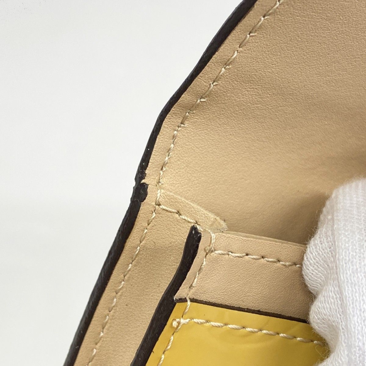 Louis Vuitton Business Card Holder Vernis Dune — view 5