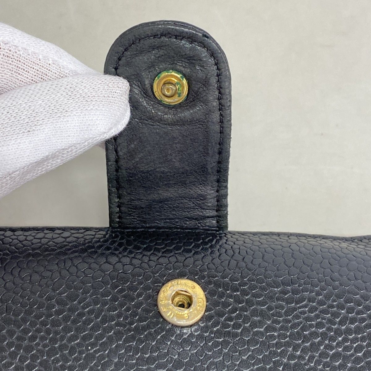 Chanel Wallet Caviar Leather Black Gold — view 8