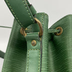 Louis Vuitton Shoulder Bag Epi Petit Noe Borneo Green — view 9