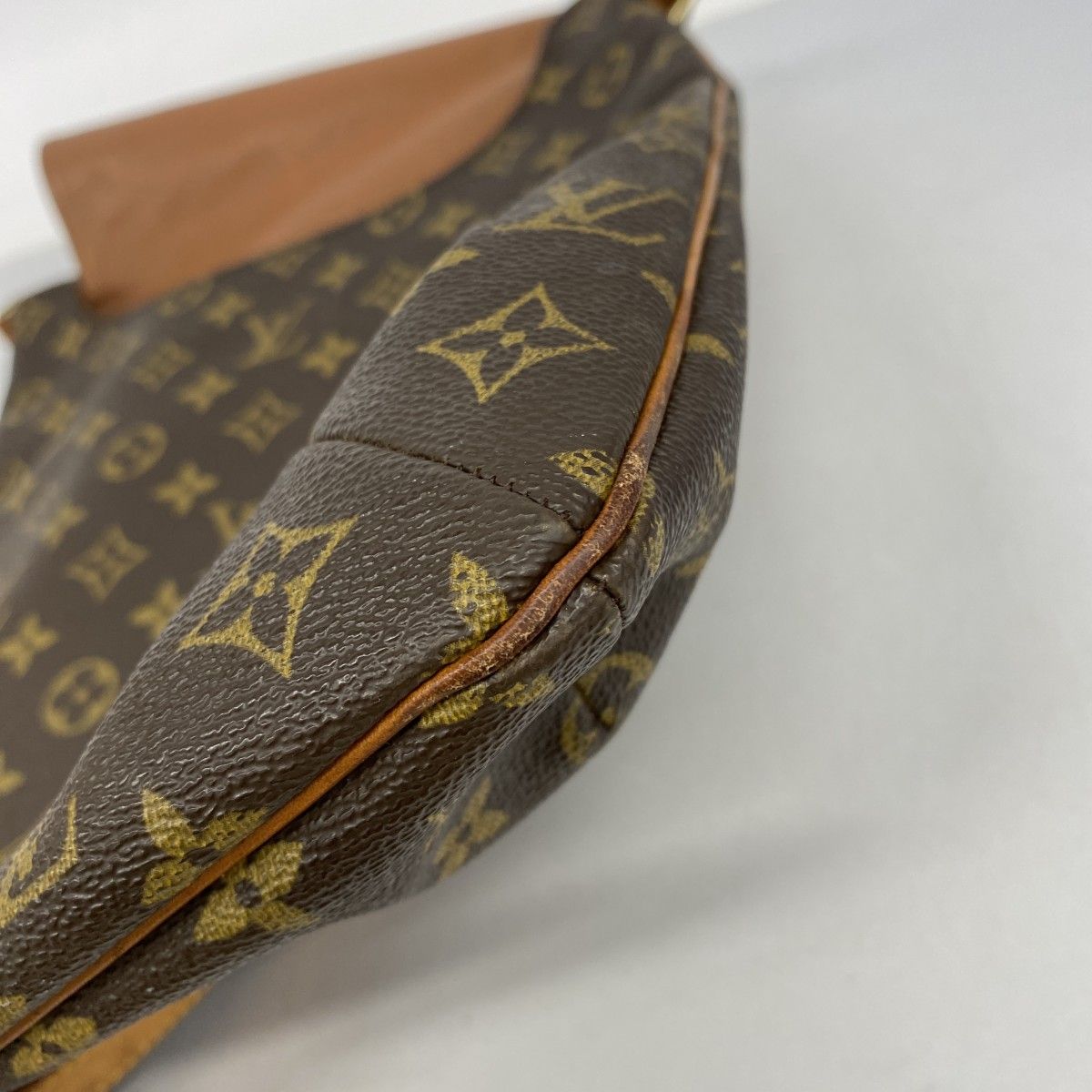 Louis Vuitton Shoulder Bag Monogram Musette Brown — view 6