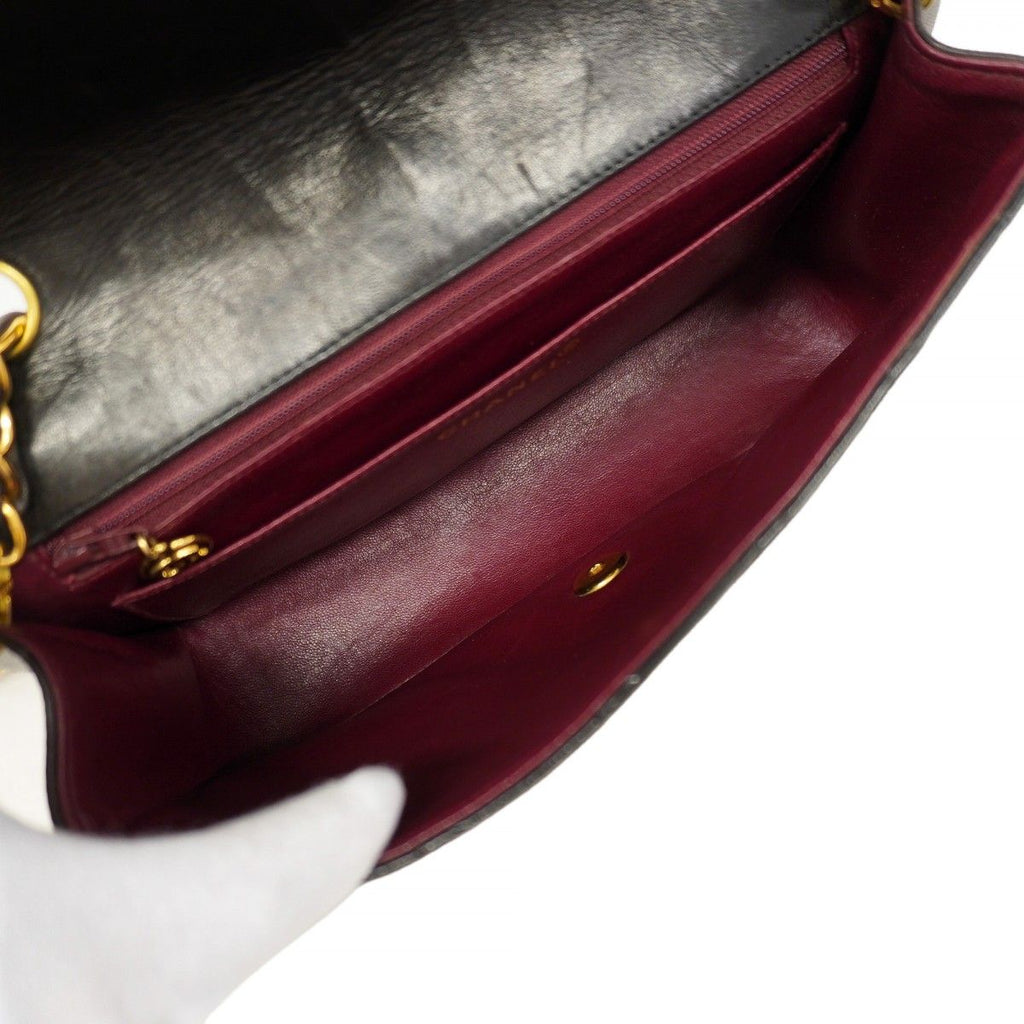 Chanel Shoulder Bag Diana Lambskin Black Gold — view 4