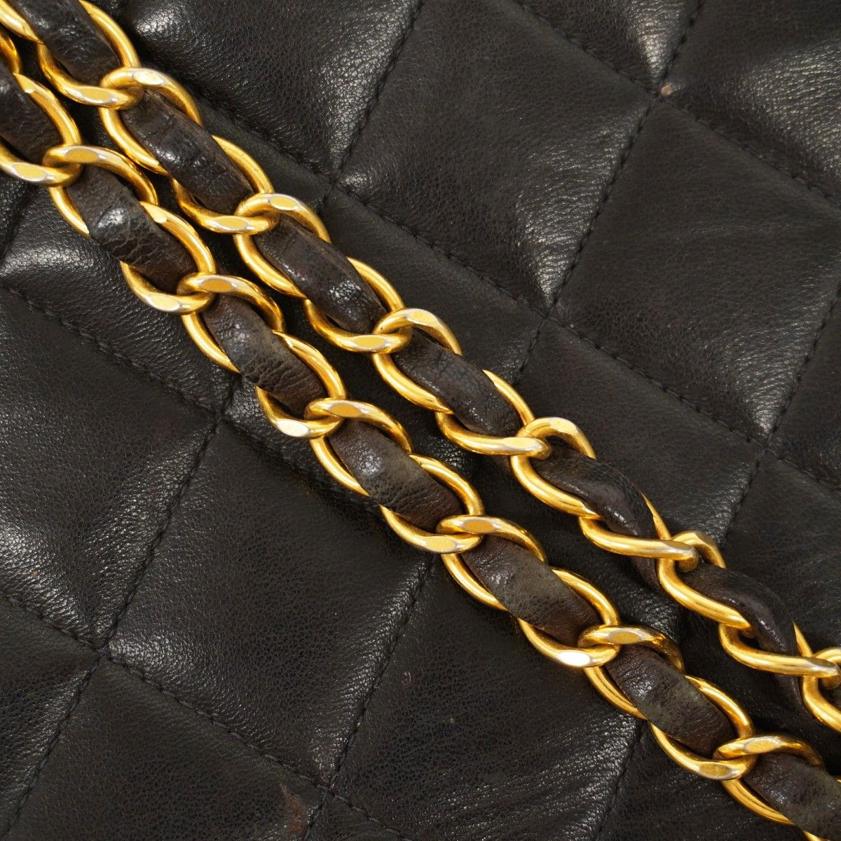 Chanel Shoulder Bag Diana Lambskin Black Gold — view 9