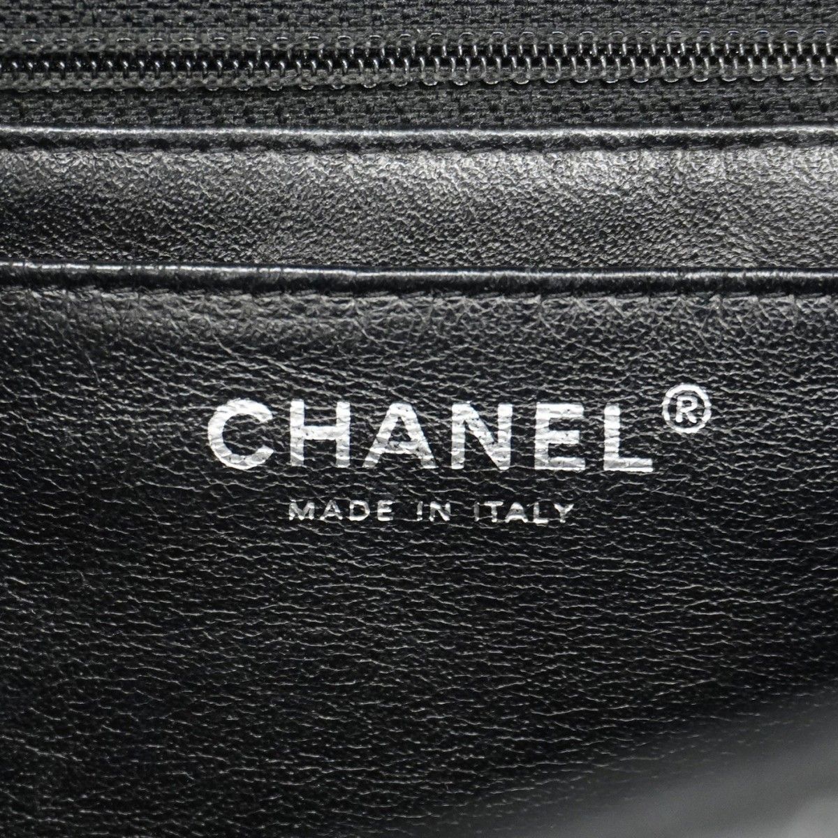 Chanel Shoulder Bag Deca Quilted Caviar Leather Black Silver — view 5