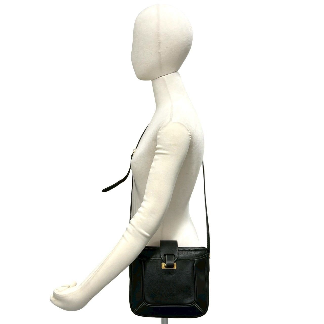 Loewe Vintage Anagram Logo Shoulder — view 2