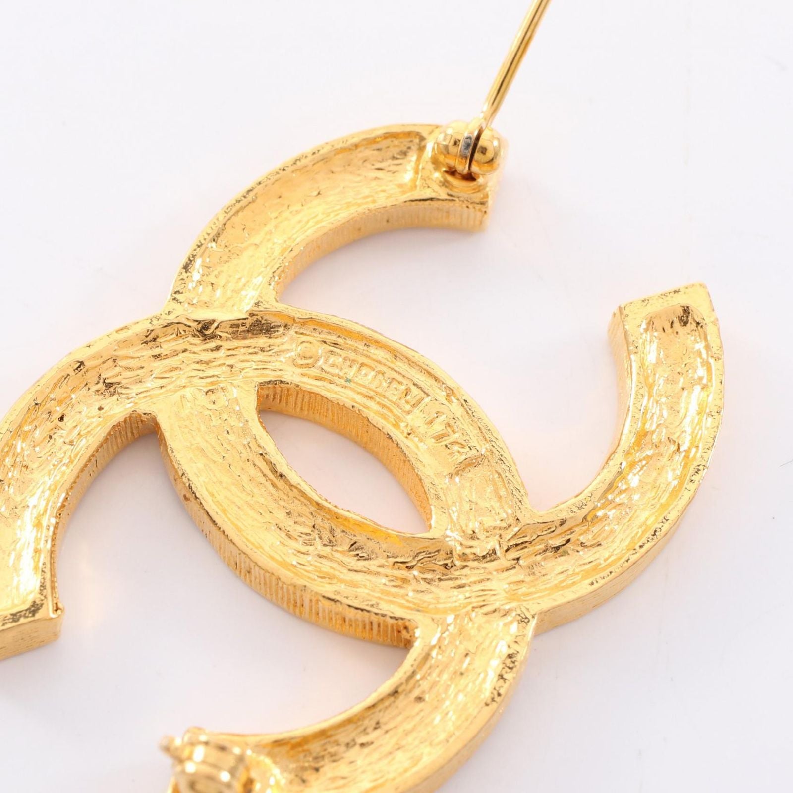 Chanel Brooch CC Logo — view 3