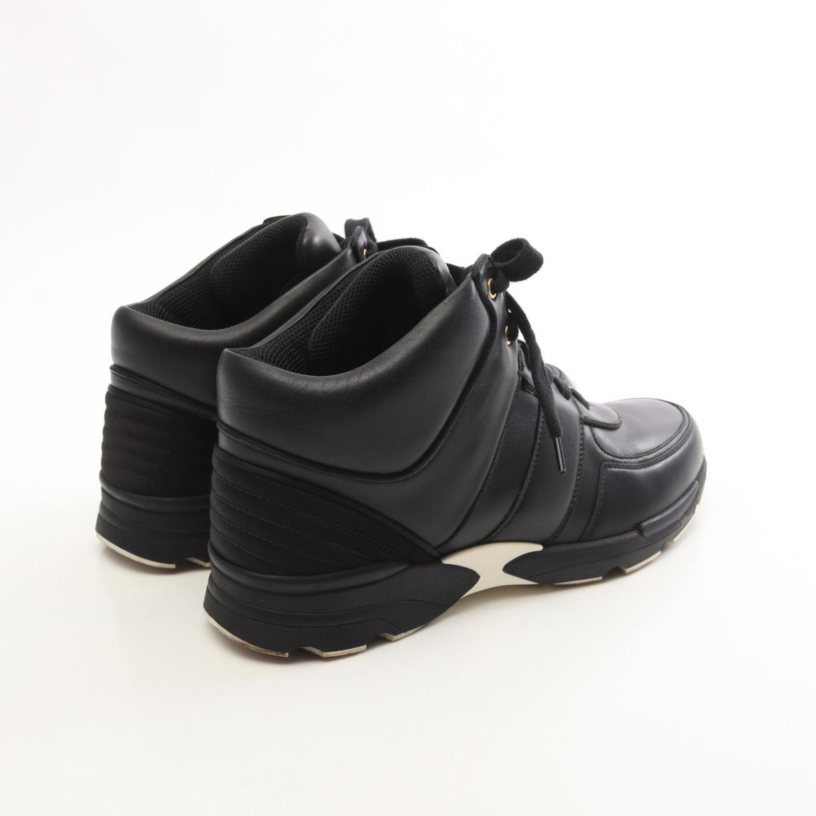 Chanel Sneakers CC Logo Leather High — view 2