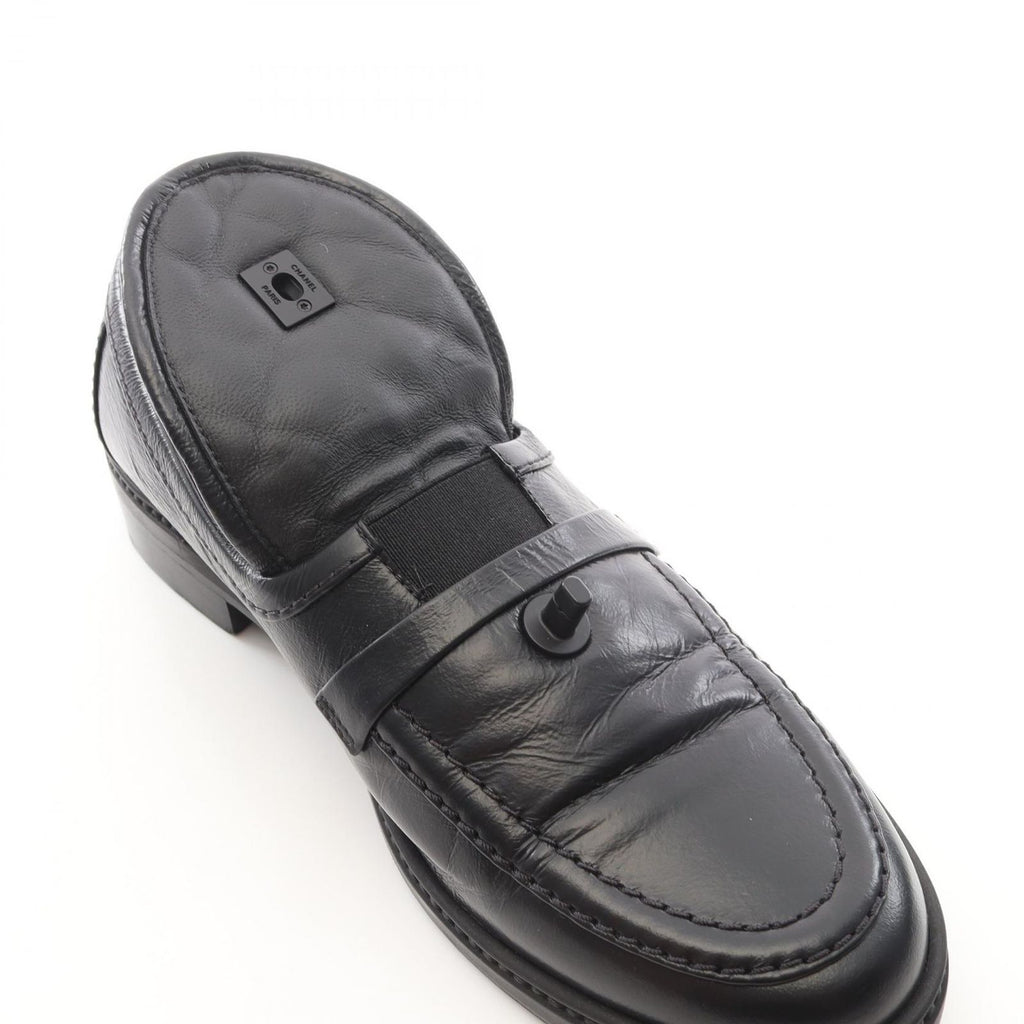 Chanel Loafers Quilted Turnlock Leather — view 7