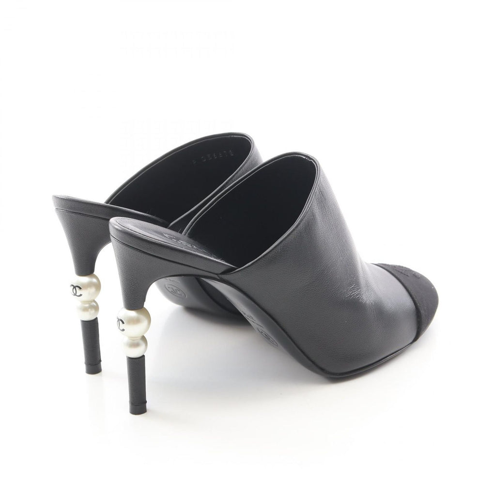 Chanel Sandals CC Logo Leather Fabric — view 2