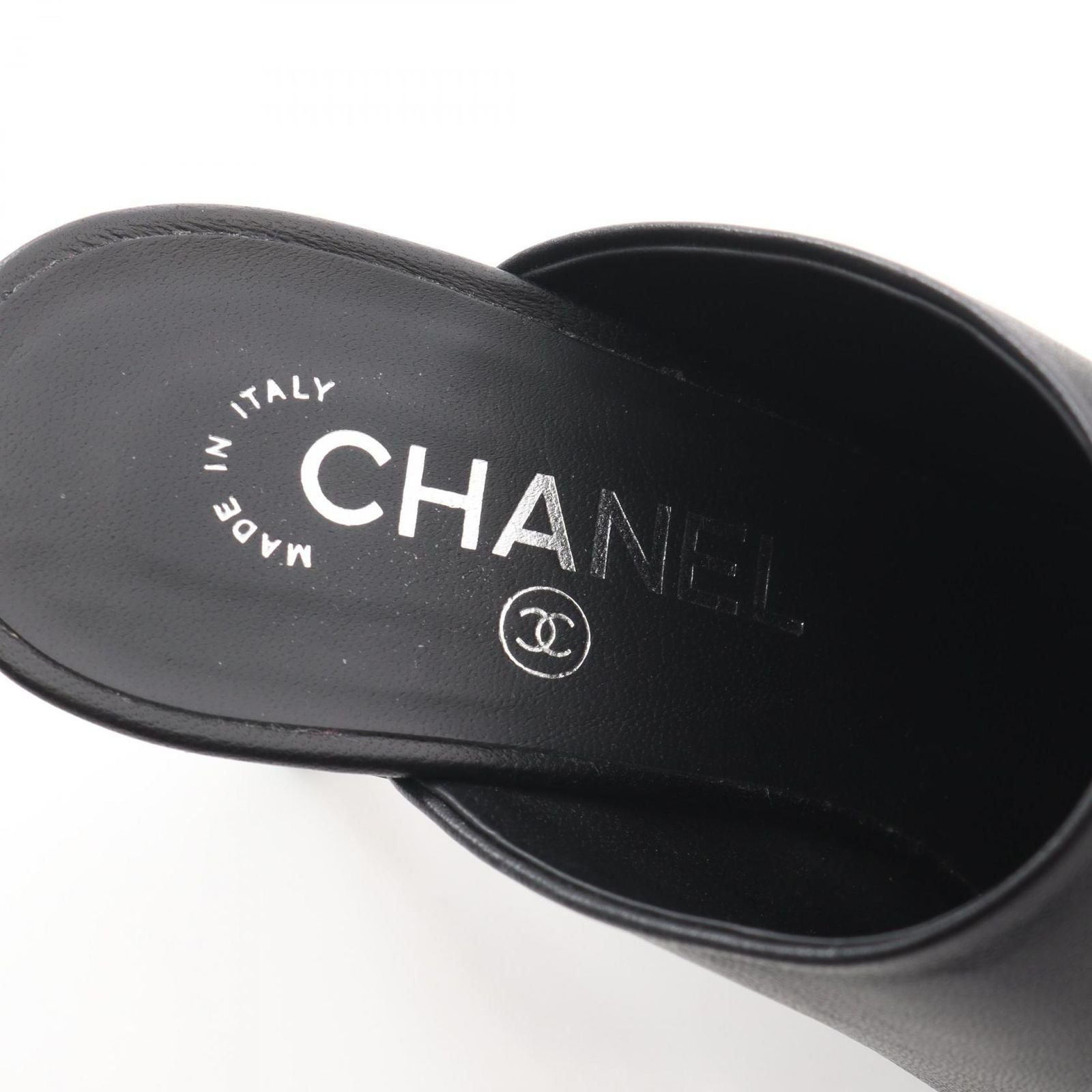 Chanel Sandals CC Logo Leather Fabric — view 5