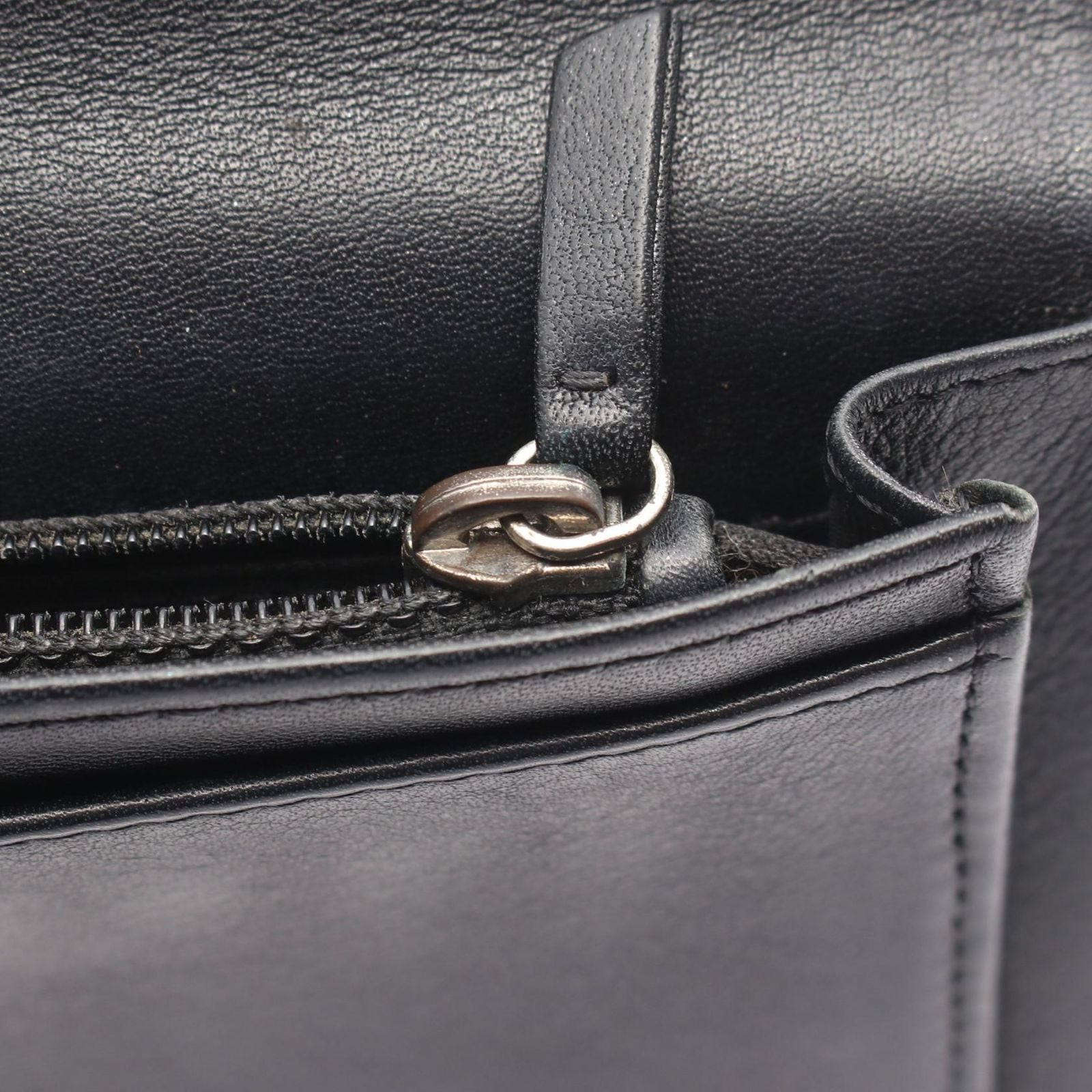 Chanel Bifold Wallet CC Logo Black Calf — view 8