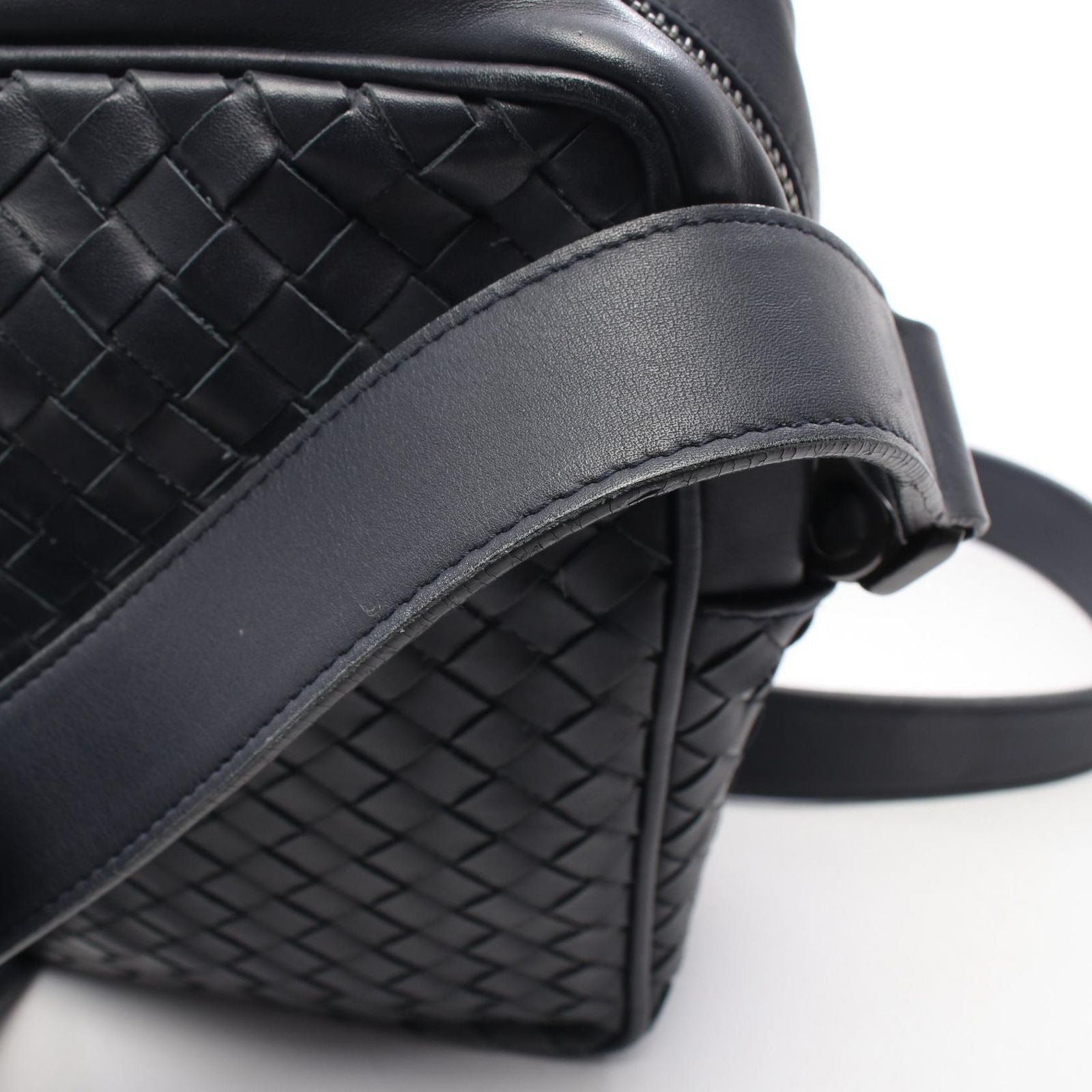Bottega Veneta Shoulder Bag Intrecciato Navy Leather — view 9