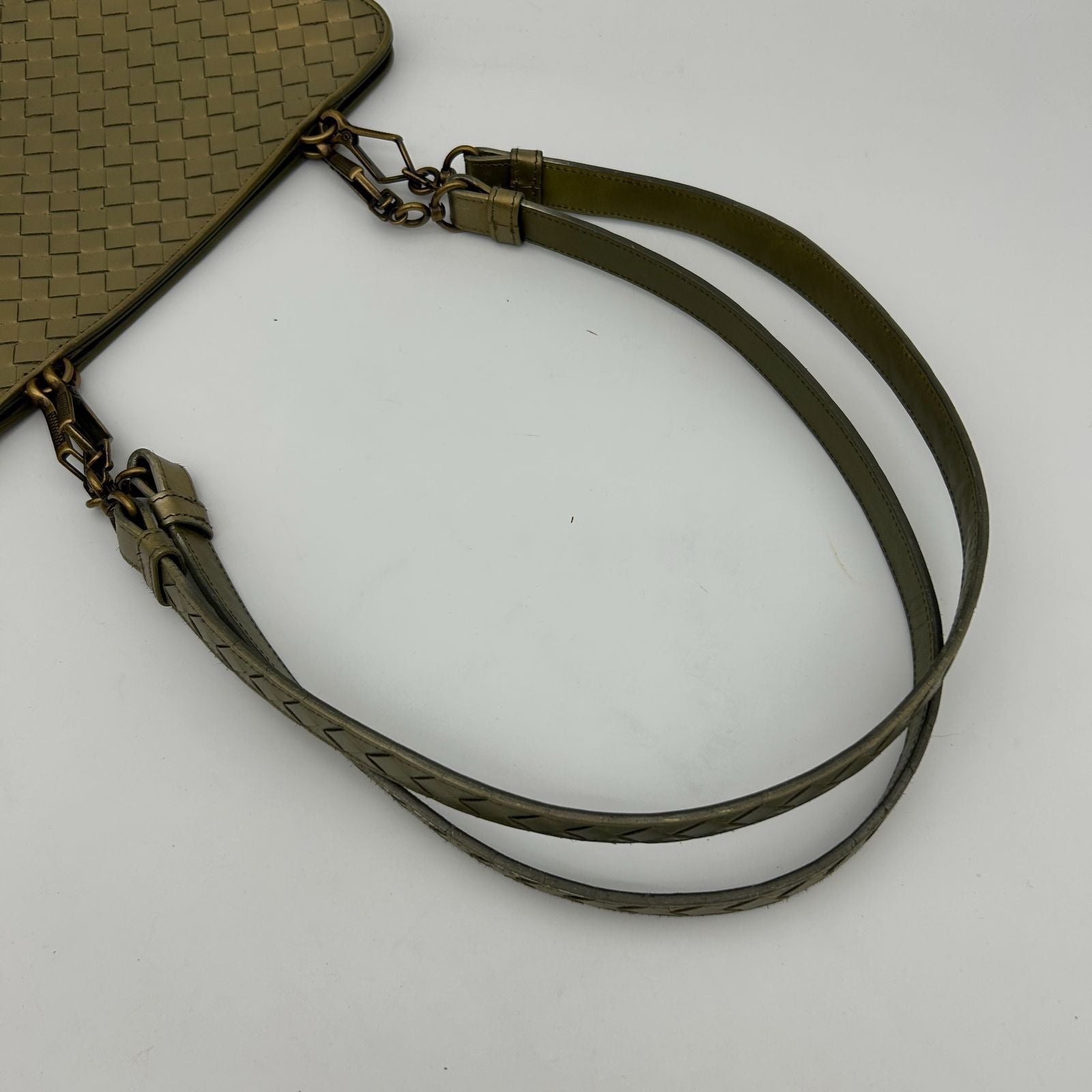 Bottega Veneta Intrecciato Shoulder Bag Leather Gold — view 5