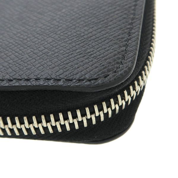 Louis Vuitton Taiga Zippy Wallet Vertical — view 9