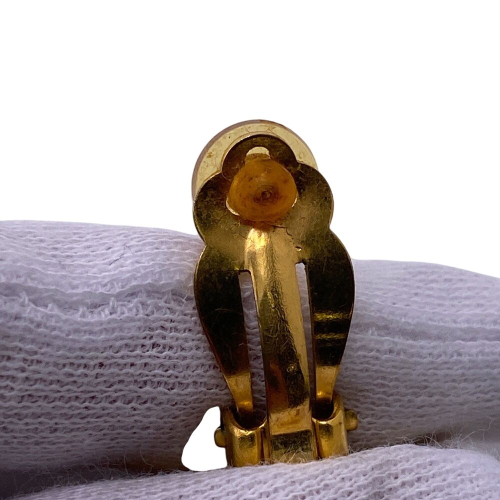 Chanel Diamond CC Logo Earrings Gold — view 3