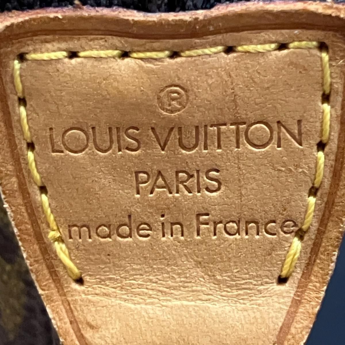 Louis Vuitton Pochette Monogram Shoulder Bag Canvas — view 4