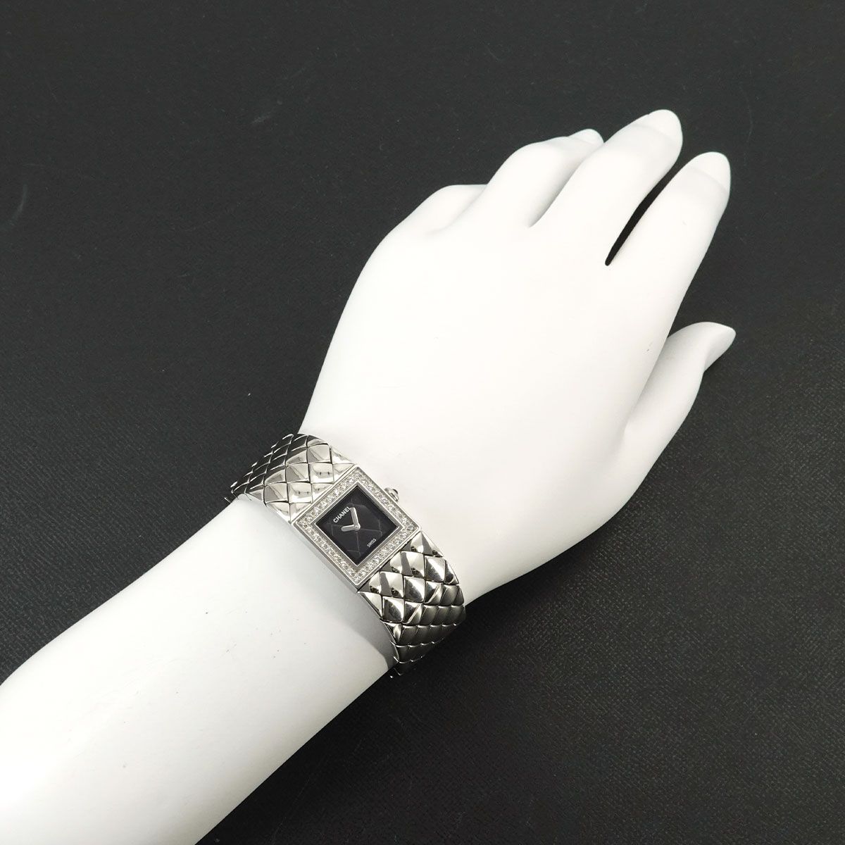 Chanel Quilted Diamond Bezel Vintage Watch Black Quartz — view 3