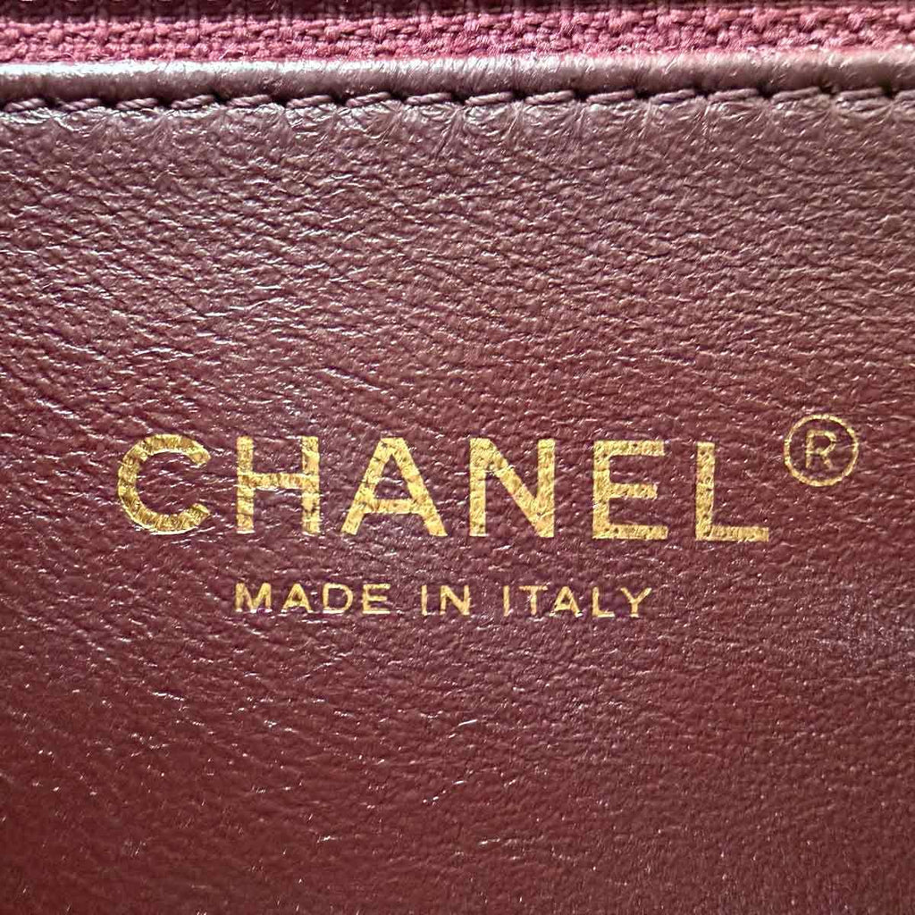 Chanel Beauty Lock Chain Shoulder Bag Leather Navy Gold — view 7
