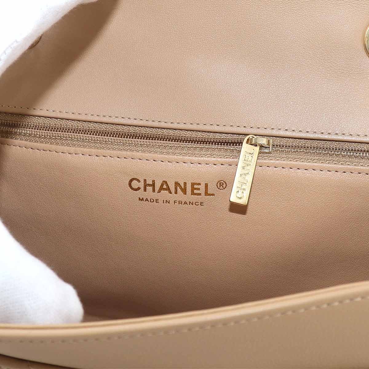 Chanel Golden Class CC Quilted Blanc Stitch 2-Way Hand Chain Shoulder — view 7