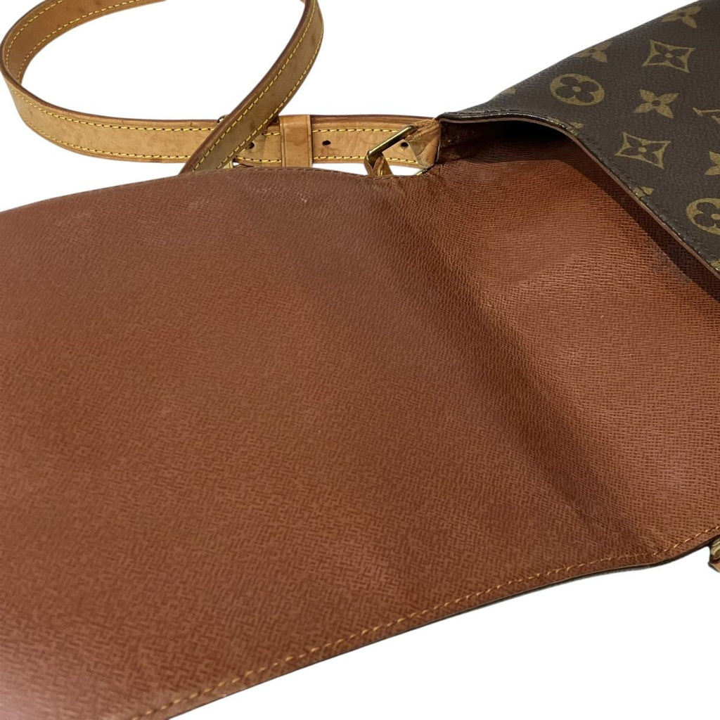 Louis Vuitton Musette Salsa Monogram Shoulder Bag Canvas — view 9
