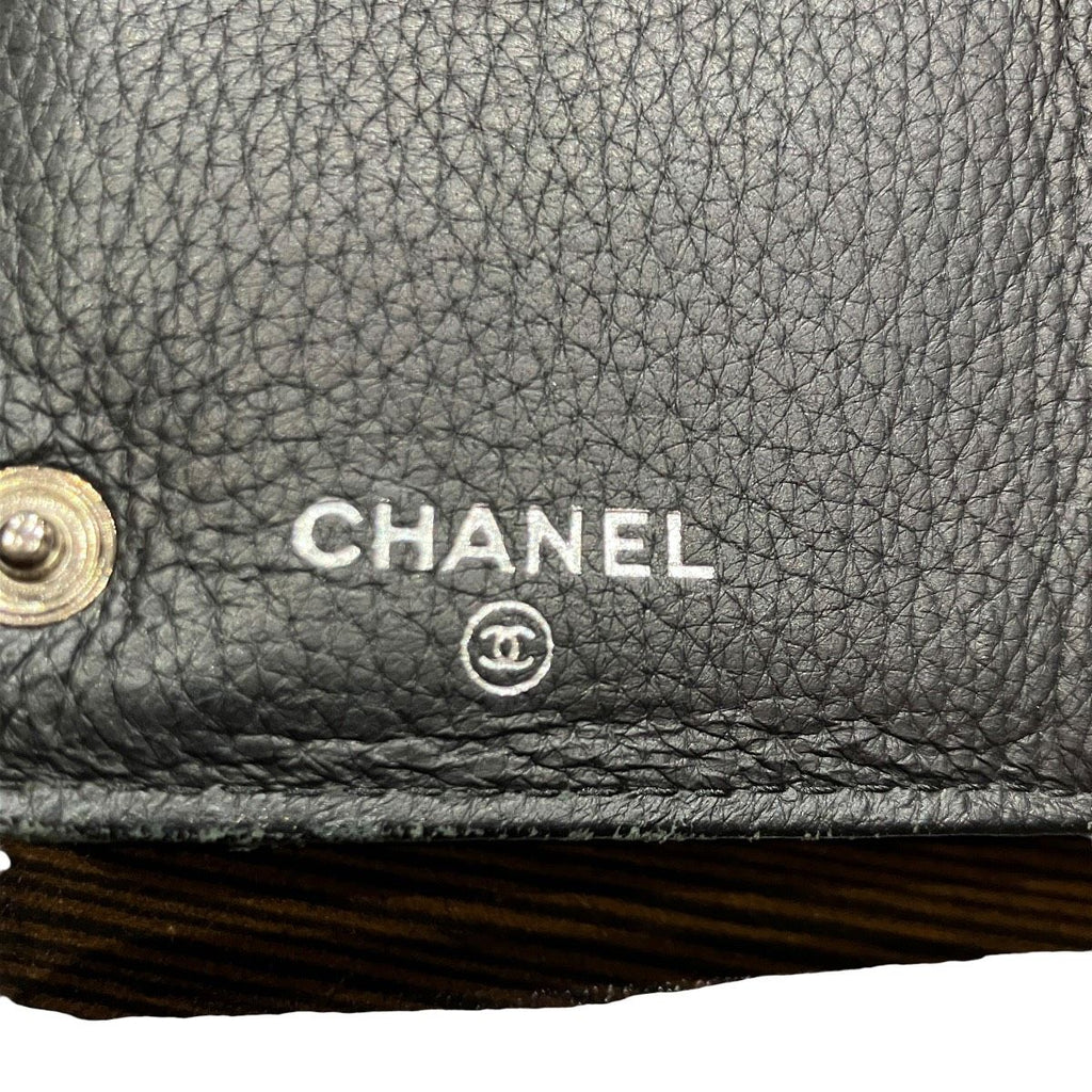 Chanel CC Logo Wallet Leather — view 4