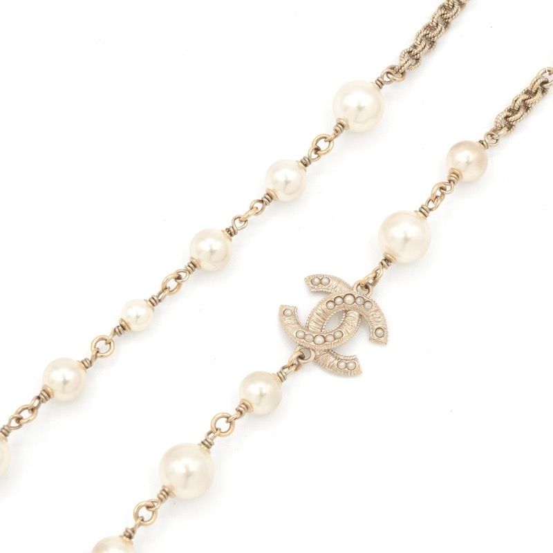Chanel Pendant Gold CC Logo Pearl Long — view 3