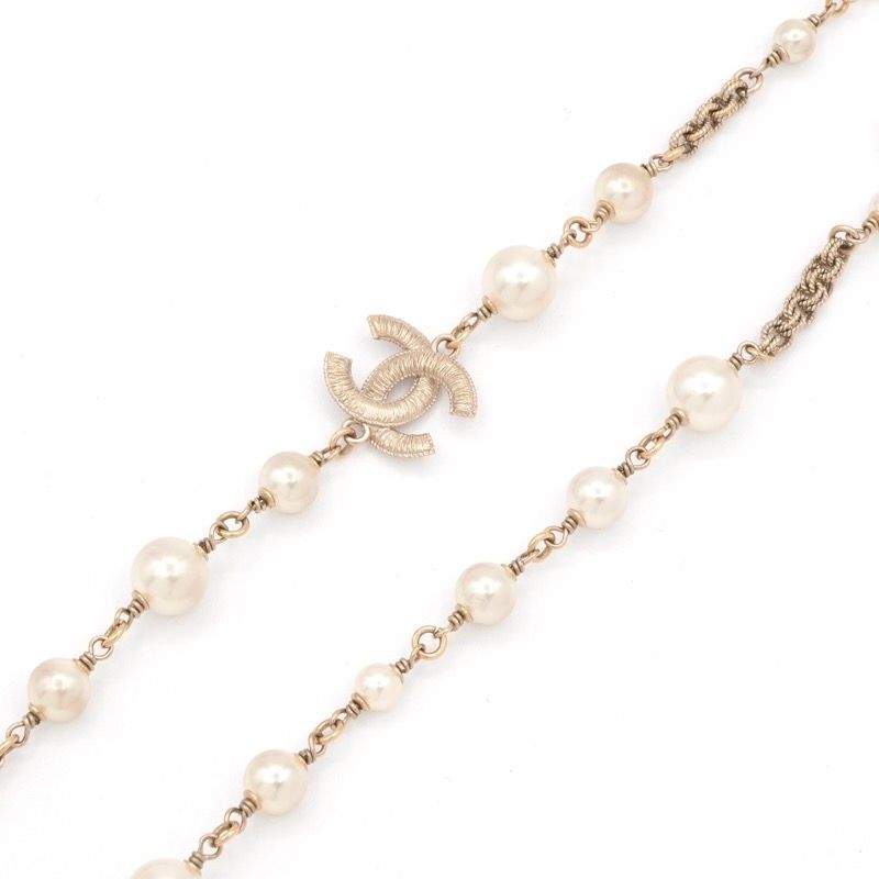 Chanel Pendant Gold CC Logo Pearl Long — view 4