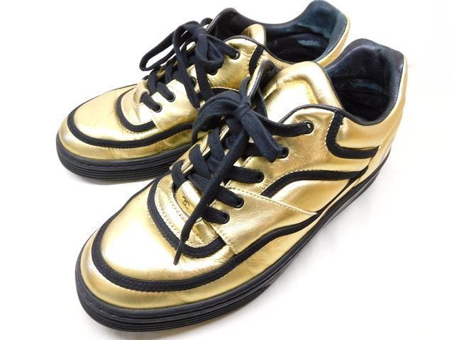 Chanel 37 Low Cut Sneakers Leather Gold Logo CC