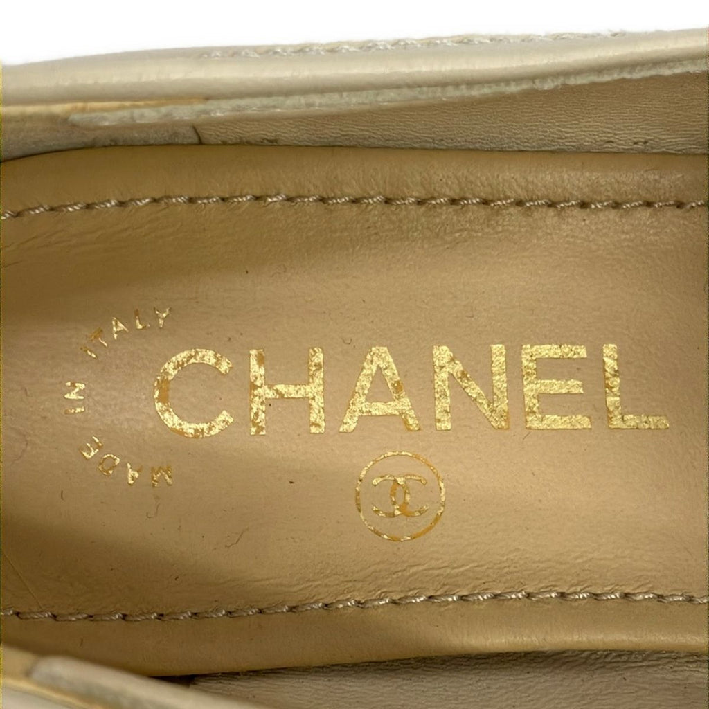 Chanel Loafers 37.5 C Beige Pearl CC Logo Leather — view 5
