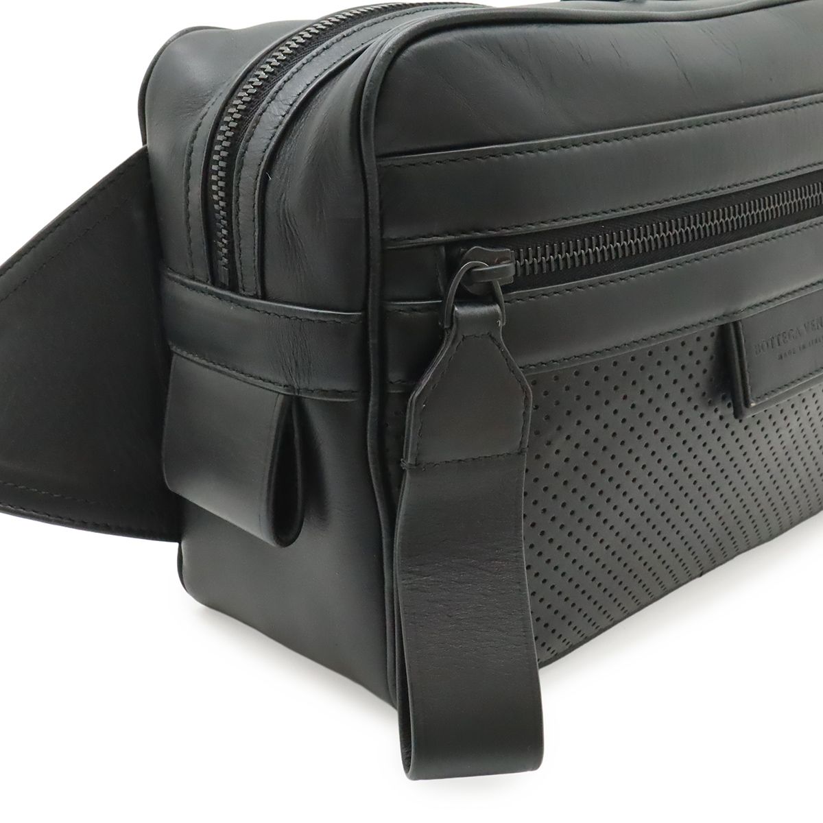 Bottega Veneta Leggero Belt Bag Leather Black — view 8