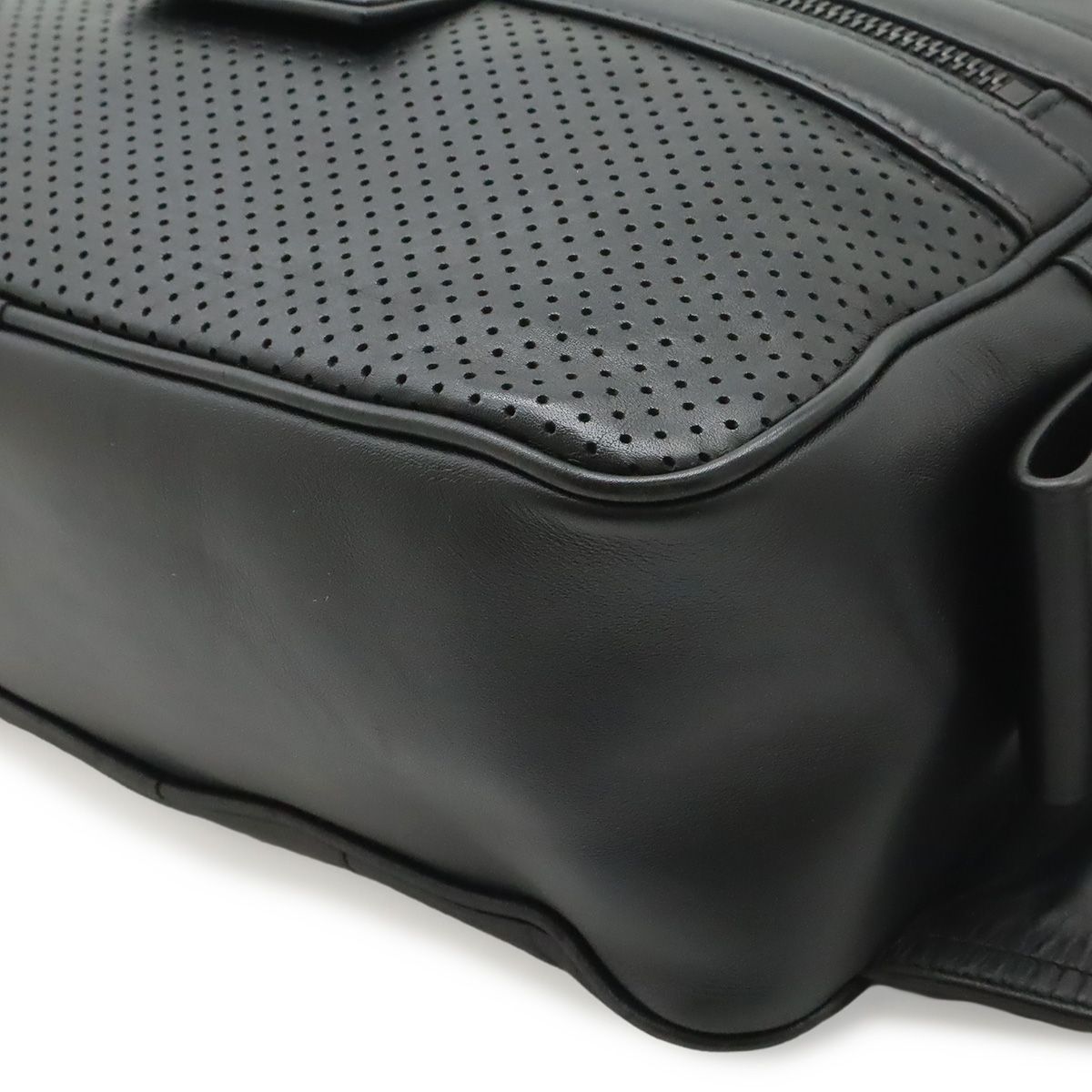 Bottega Veneta Leggero Belt Bag Leather Black — view 3
