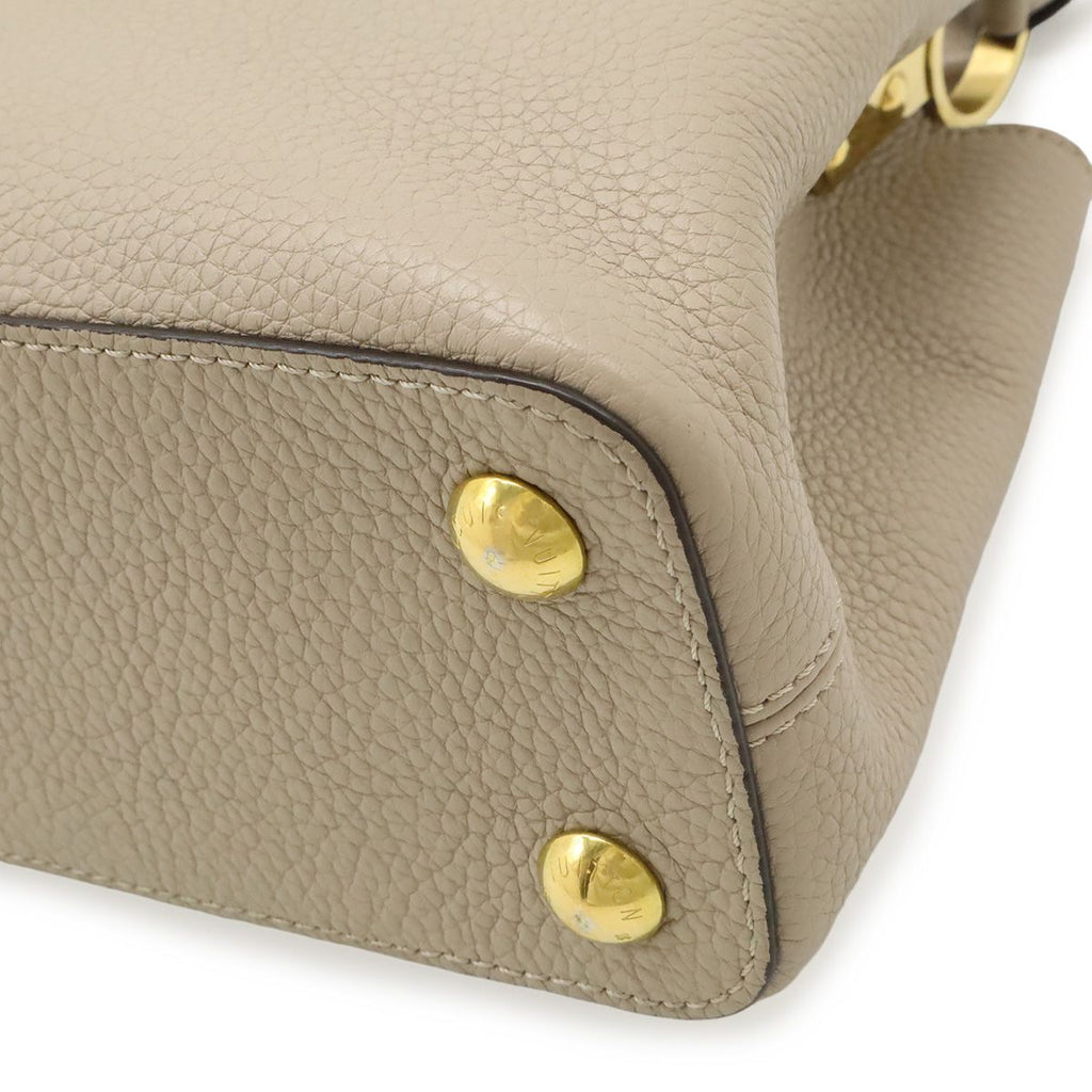 Louis Vuitton Capucines BB 2-Way Shoulder Bag Taurillon Leather Gray — view 3