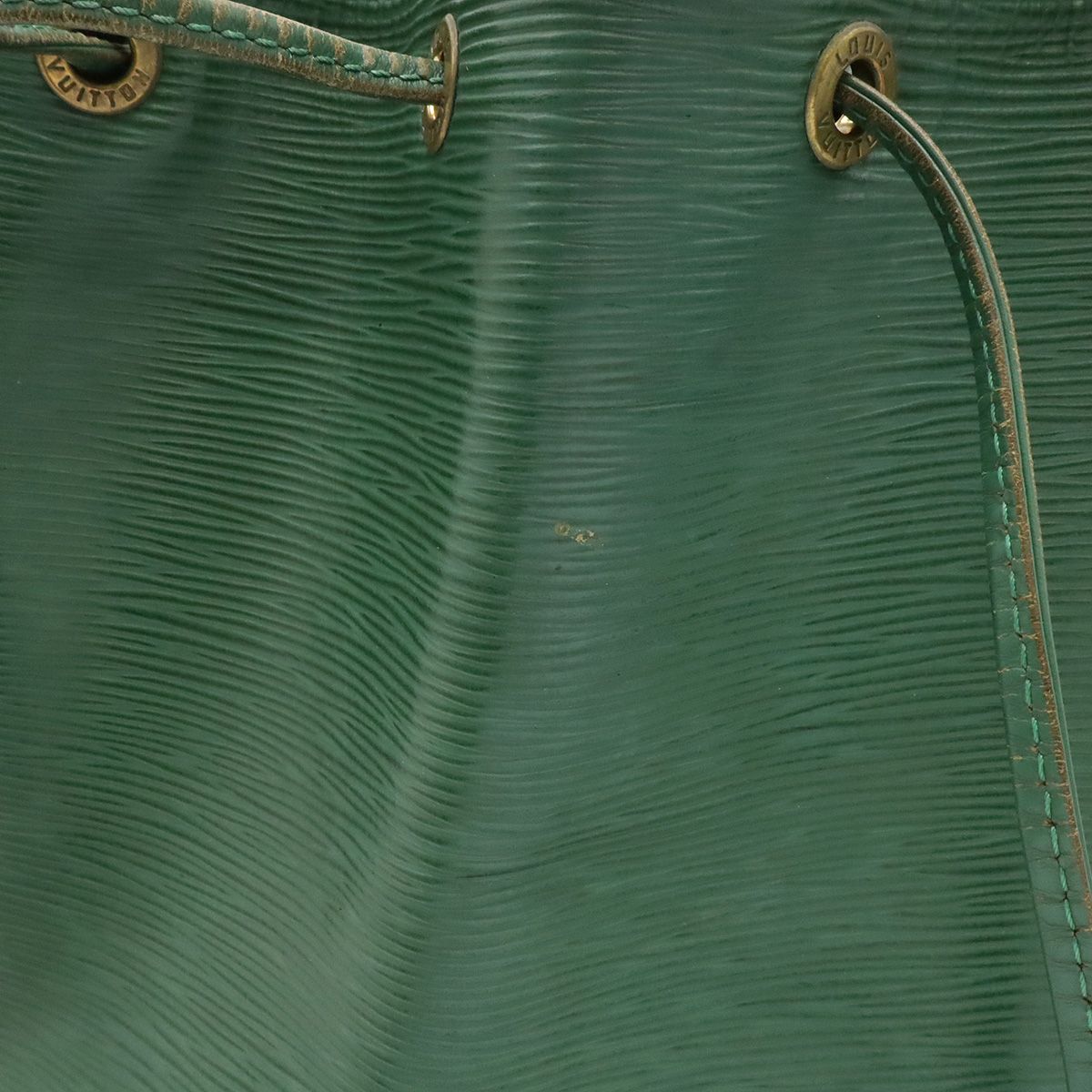 Louis Vuitton Epi Noe Shoulder Bag Drawstring Style Borneo Green — view 4