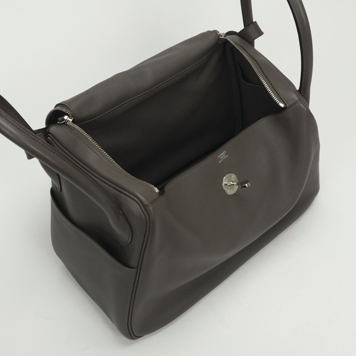 Hermes Lindy 34 Tote Shoulder Bag Color Etain Gray Silver — view 9