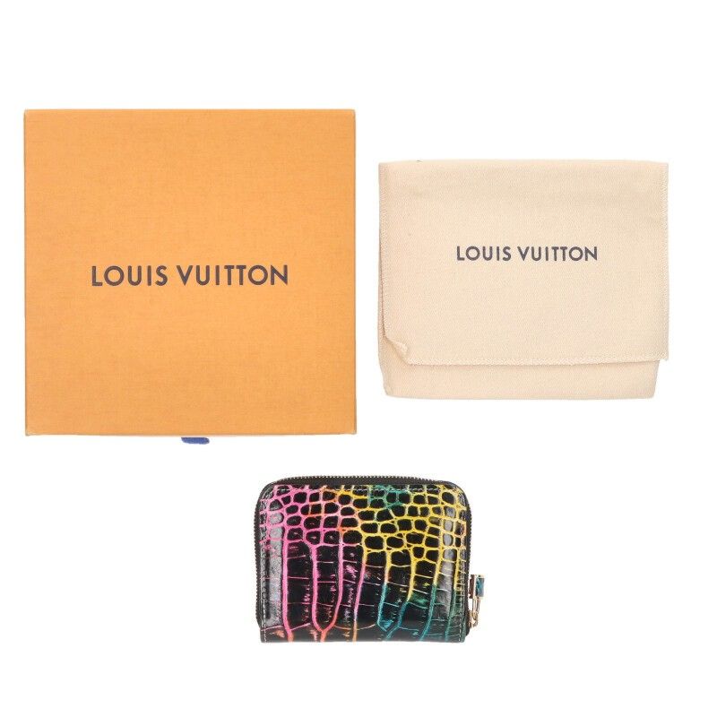 Louis Vuitton Exotic Cles the Round Zip Coin Case — view 3