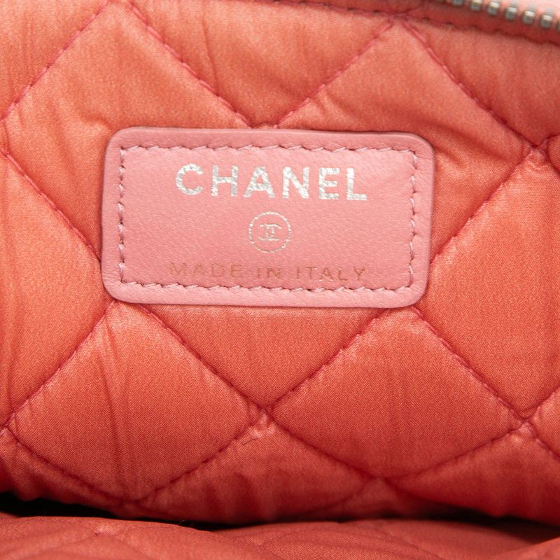 Chanel CC Logo Boy Clutch Pink Lambskin — view 5