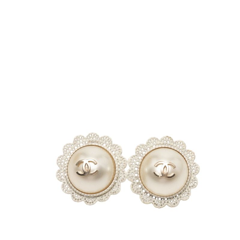 Chanel CC Logo Flower Motif Round Stud Earrings 15 White Faux Pearl Plated