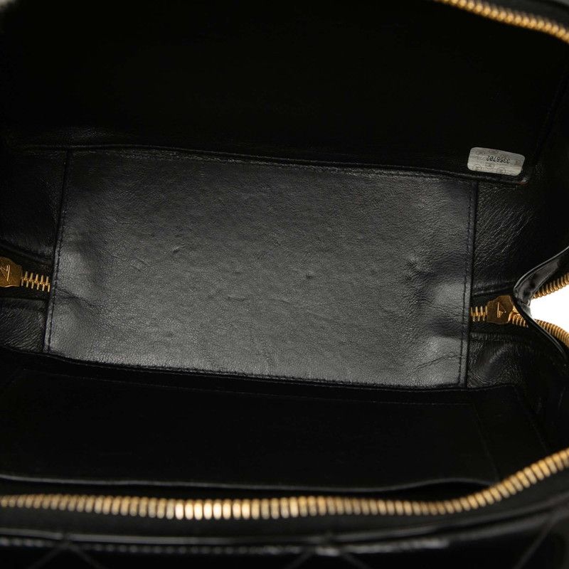 Chanel Quilted Chain Shoulder Bag 2-Way Black Patent Leather — view 4