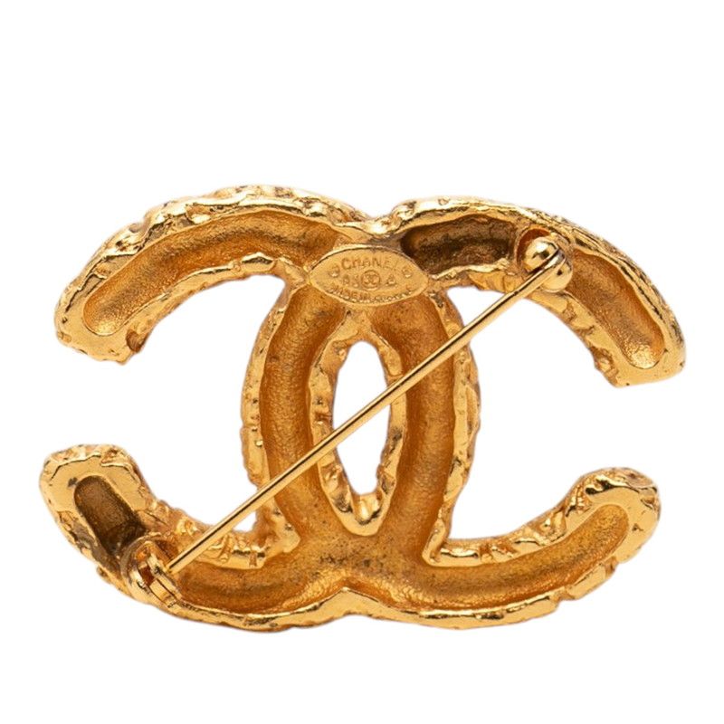 Chanel CC Logo Lava Motif Brooch Gold Plated — view 2