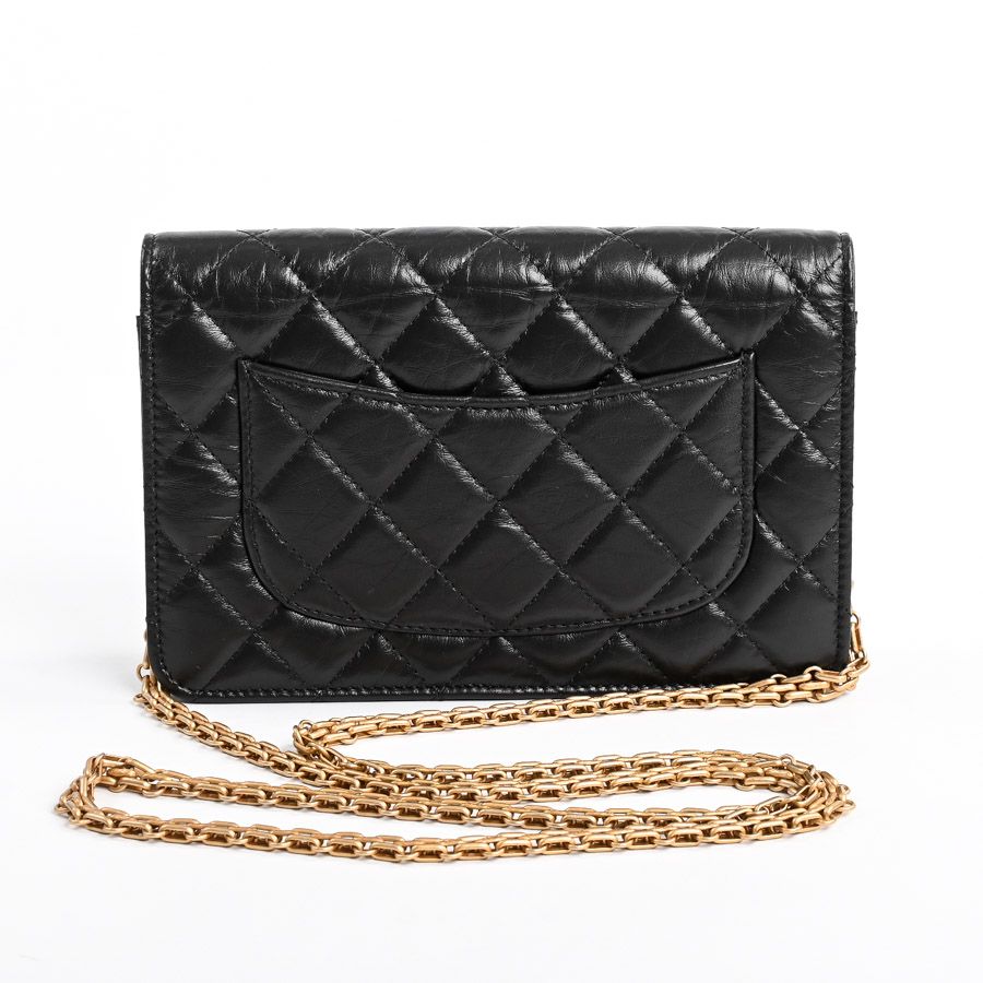 Chanel Chain Shoulder Bag Black — view 3
