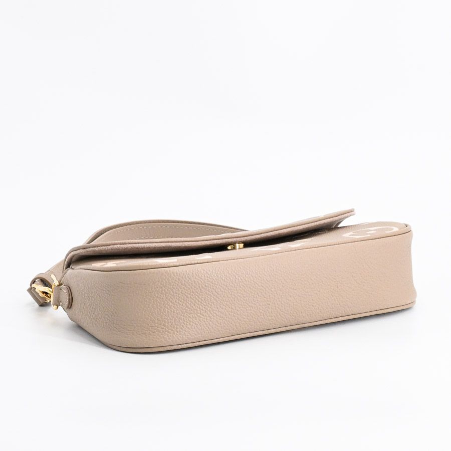 Louis Vuitton Shoulder Bag Wallet on Chain — view 5