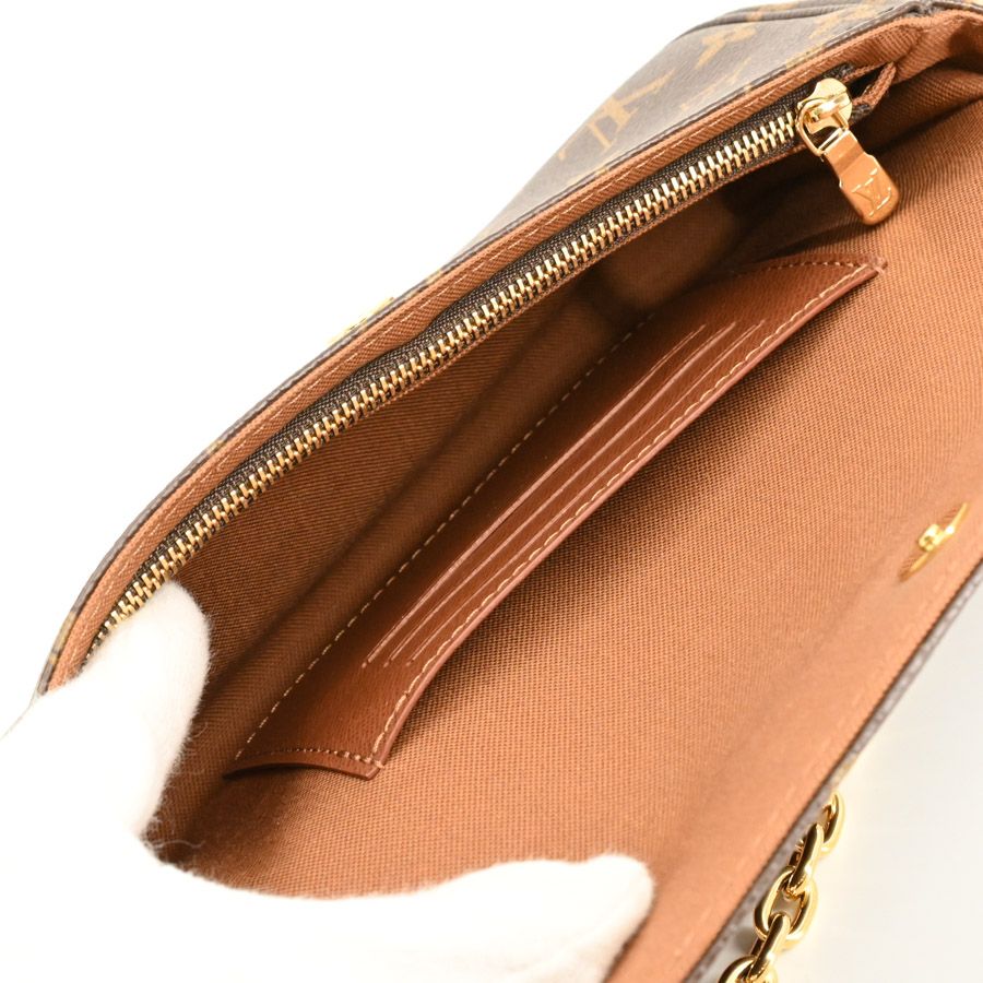 Louis Vuitton Shoulder Bag Wallet on Chain — view 4