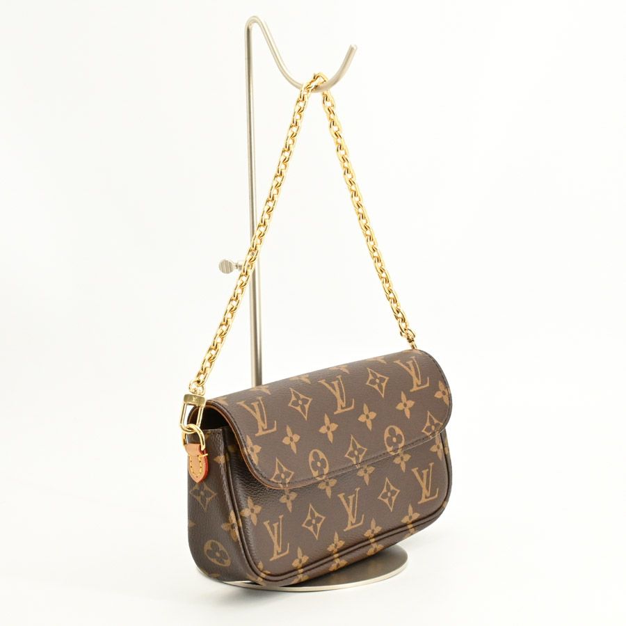 Louis Vuitton Shoulder Bag Wallet on Chain — view 2