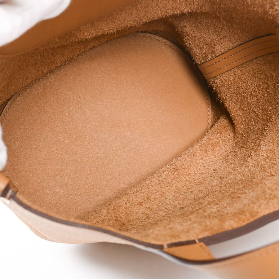 Hermes Handbag in the Loop 18 — view 4