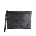 Louis Vuitton Clutch Pochette Tugo