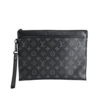 Louis Vuitton Clutch Pochette Tugo