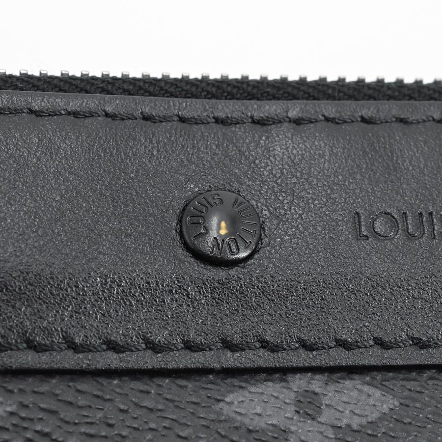 Louis Vuitton Clutch Pochette Tugo — view 8